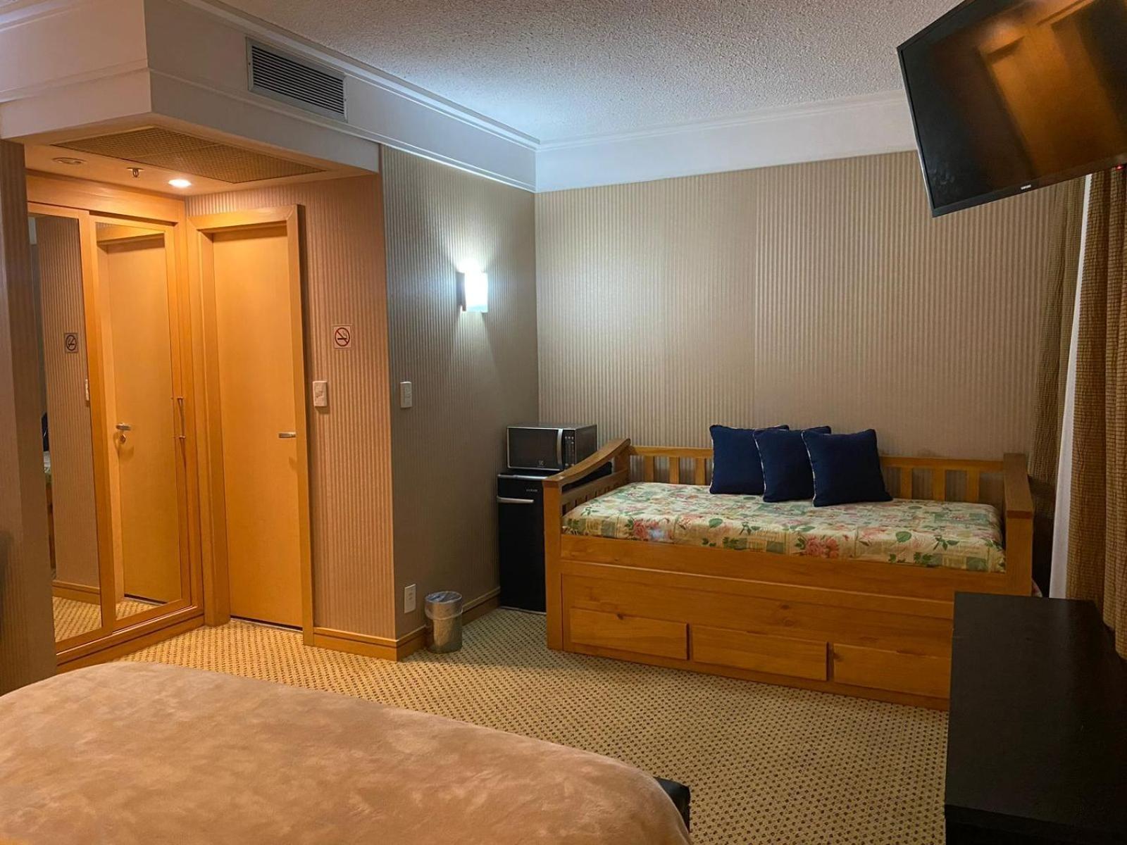 Flat Hotel Em グアルーリョス エクステリア 写真